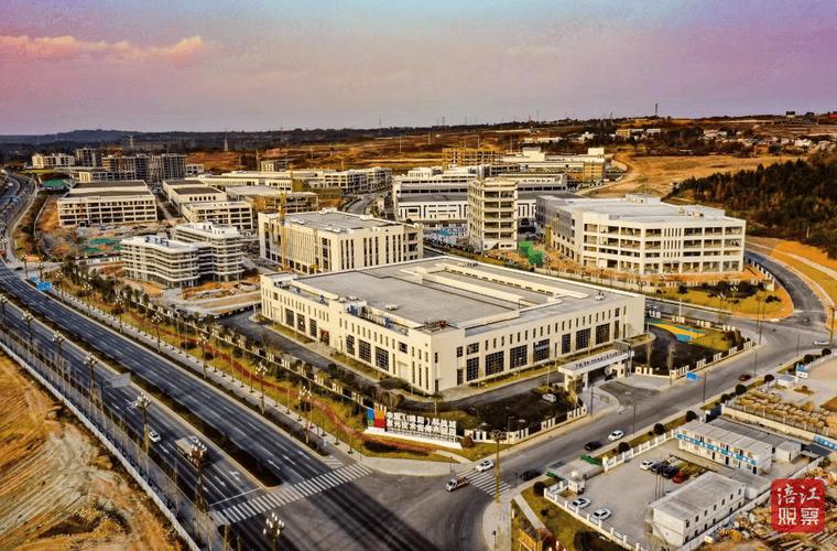 以光為引綿陽(yáng)激光技術(shù)應(yīng)用產(chǎn)業(yè)聚光成炬