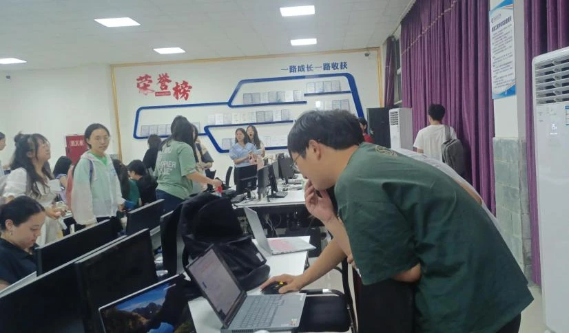 知了匯智實踐項目走進綿陽師院,助力網(wǎng)絡(luò)安全實戰(zhàn)型人才培養(yǎng)